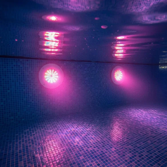 Projecteur de piscine LED 35W RGB Synchronisé 12V (Surface) Swimhome