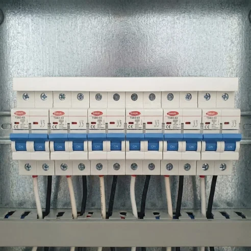 Peine Bipolar 63A Tipo Pin | Puenteo Eléctrico Rápido y Limpio