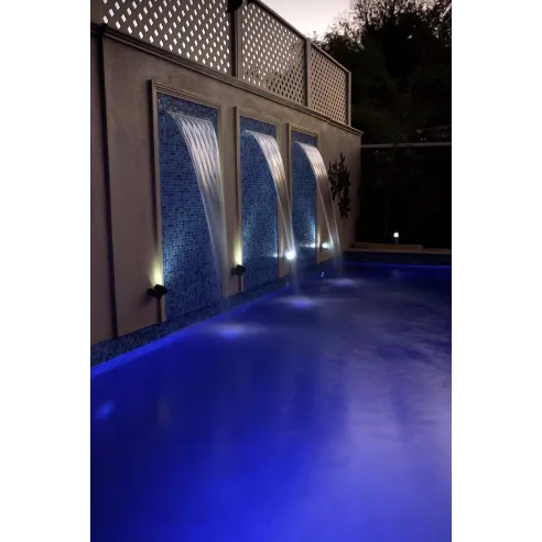 Cascada de noche